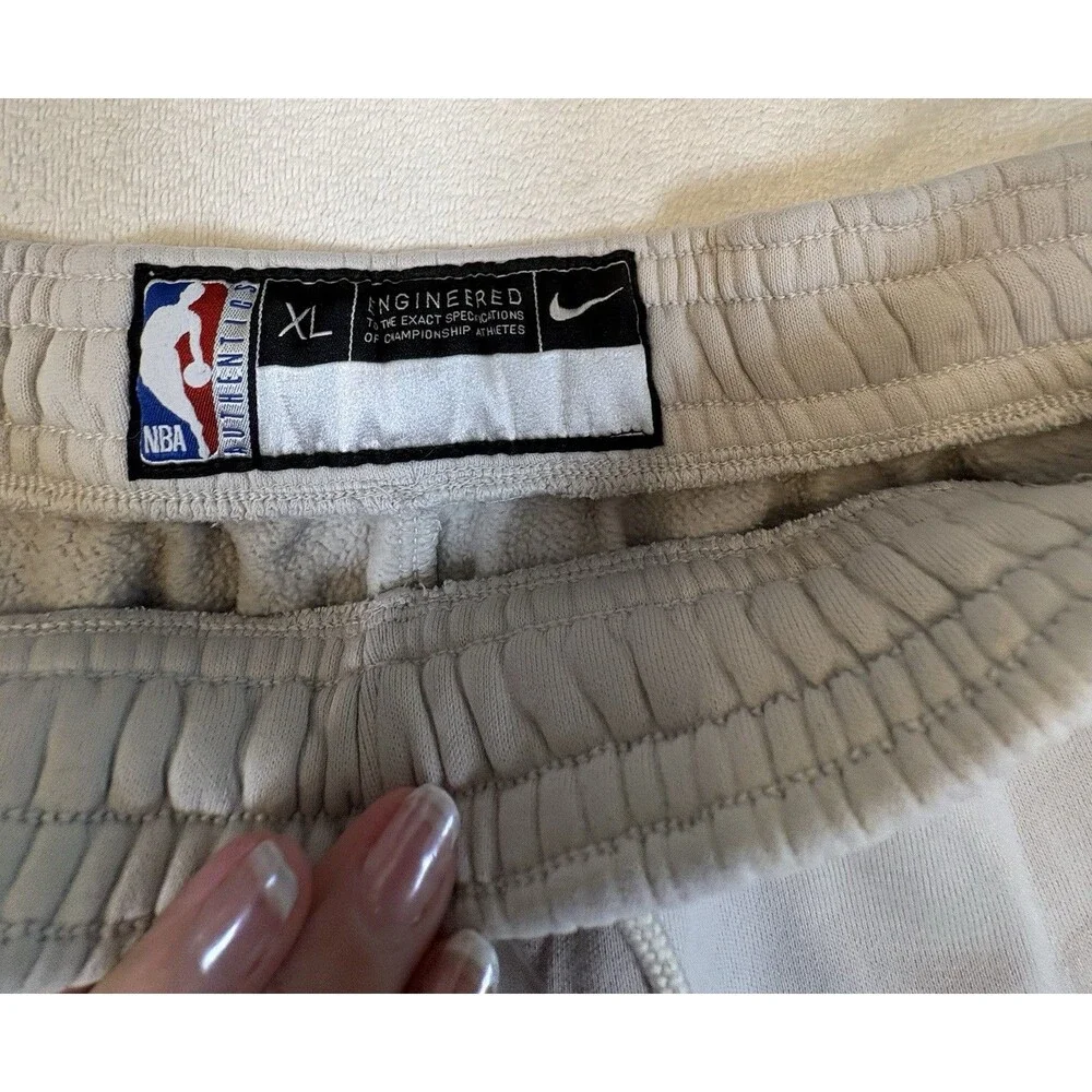 Nike NBA Minnesota Timberwolves Standard Issue Fleece Shorts XL Gray Zip